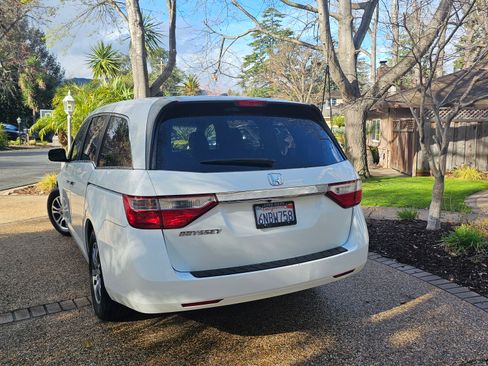 Used 2011 Honda Odyssey EX-L image 2