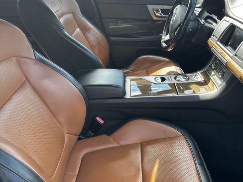 Used 2010 Jaguar XF R RWD image 15