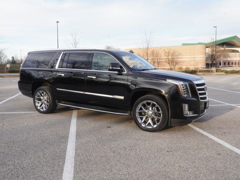 Used 2017 Cadillac Escalade ESV Premium Luxury AWD/4WD image 1