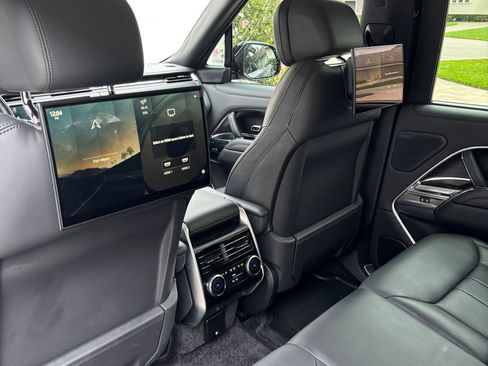 Used 2023 Land Rover Range Rover First Edition image 17