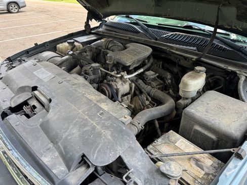 Used 2006 Chevrolet Silverado 2500 LT w/ Heavy-Duty Power Package AWD/4WD image 16