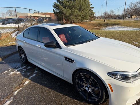 Used 2015 BMW M5 image 8