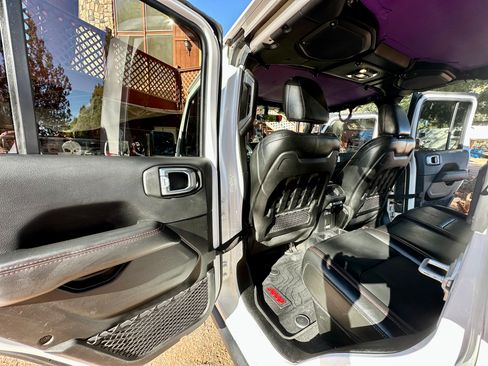 Used 2022 Jeep Gladiator Rubicon w/ Trailer Tow Package image 11