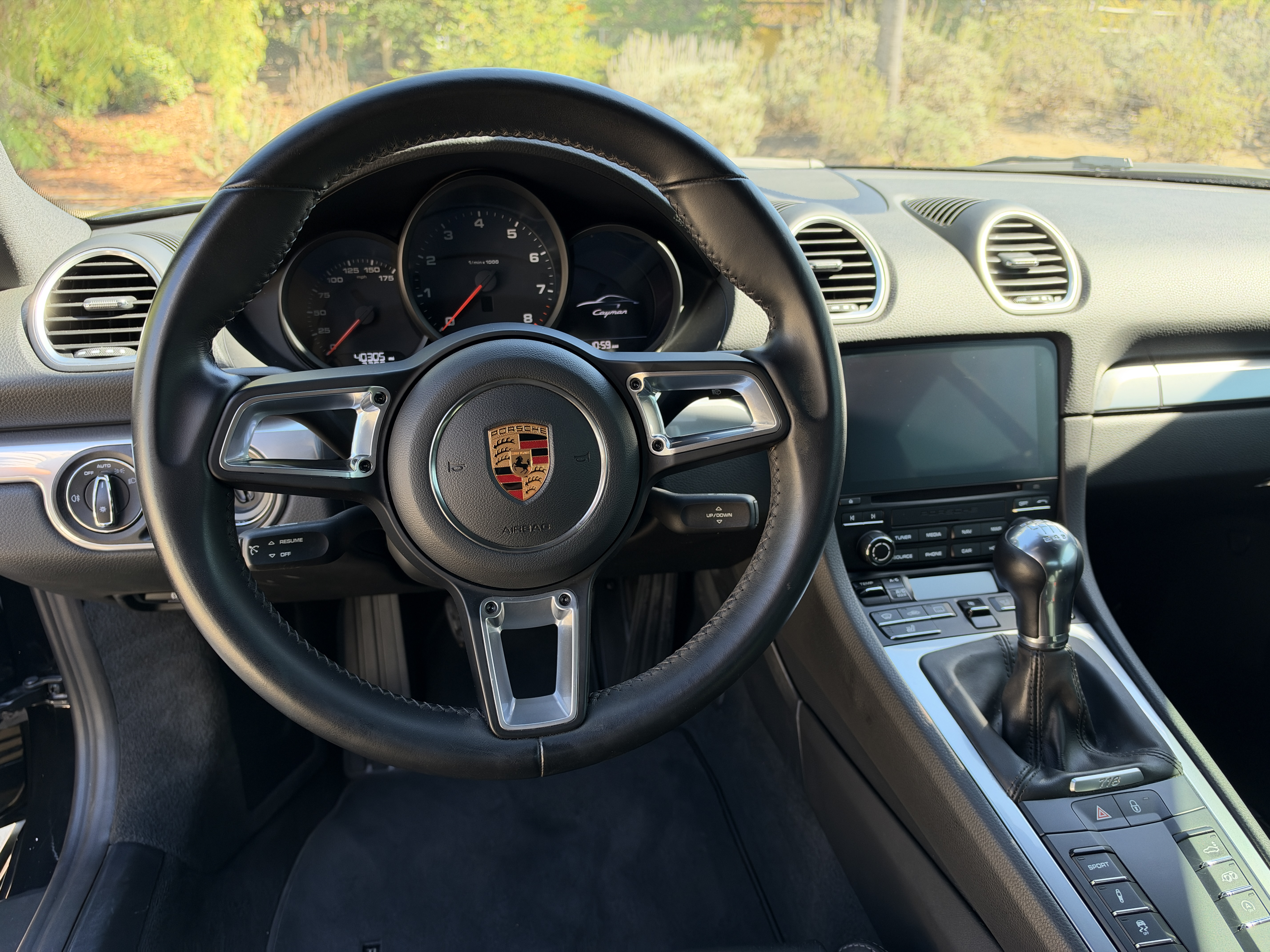 Used 2019 Porsche 718 Cayman RWD image 17