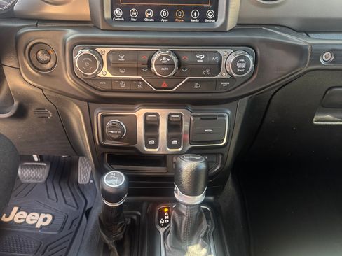 Used 2021 Jeep Wrangler Sport image 5