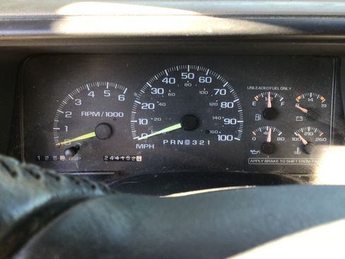 Used 1999 Chevrolet Tahoe Z71 w/ Preferred Equipment Group image 6