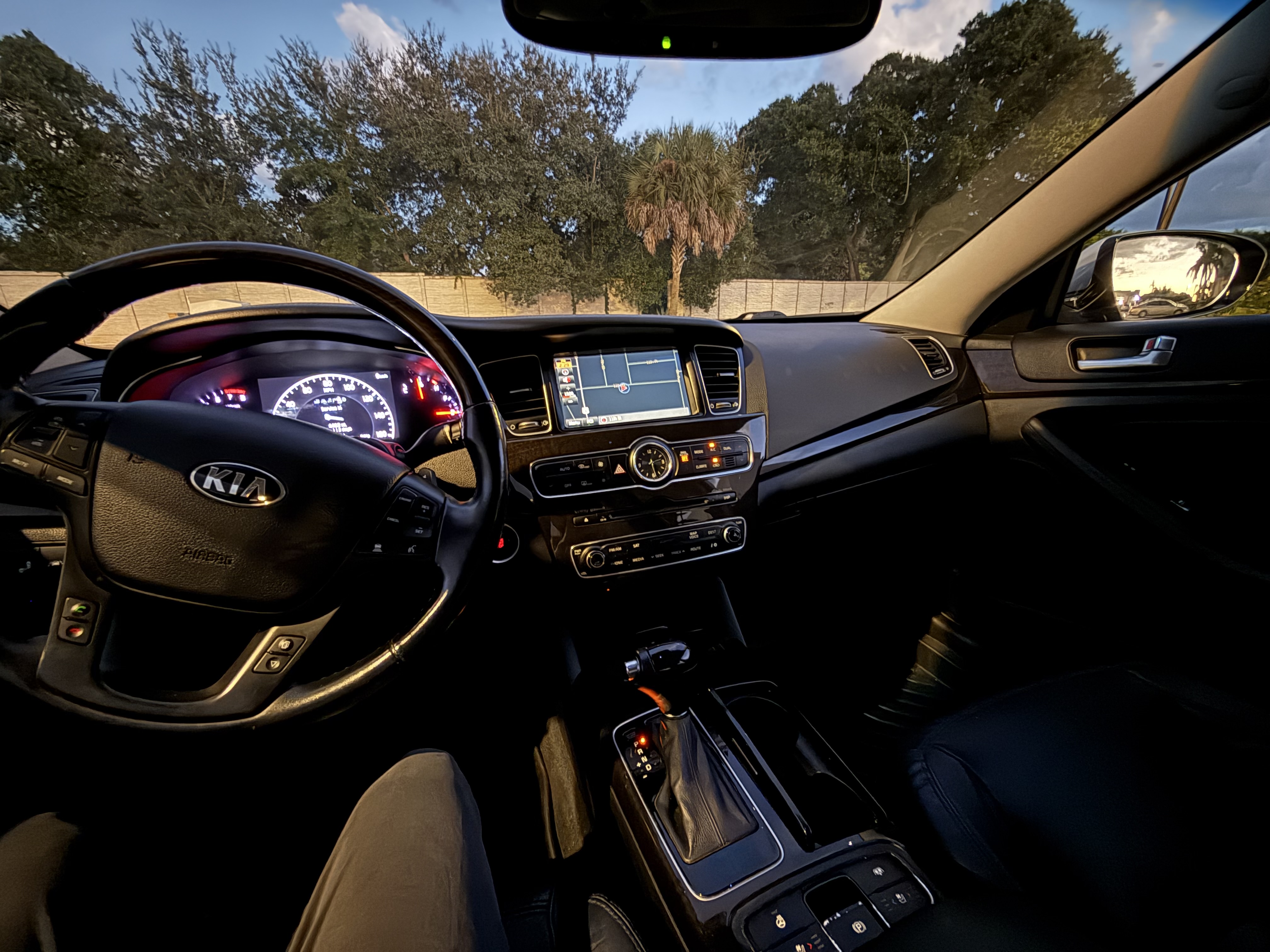Used 2016 Kia Cadenza Premium w/ Luxury Plus Package FWD image 23