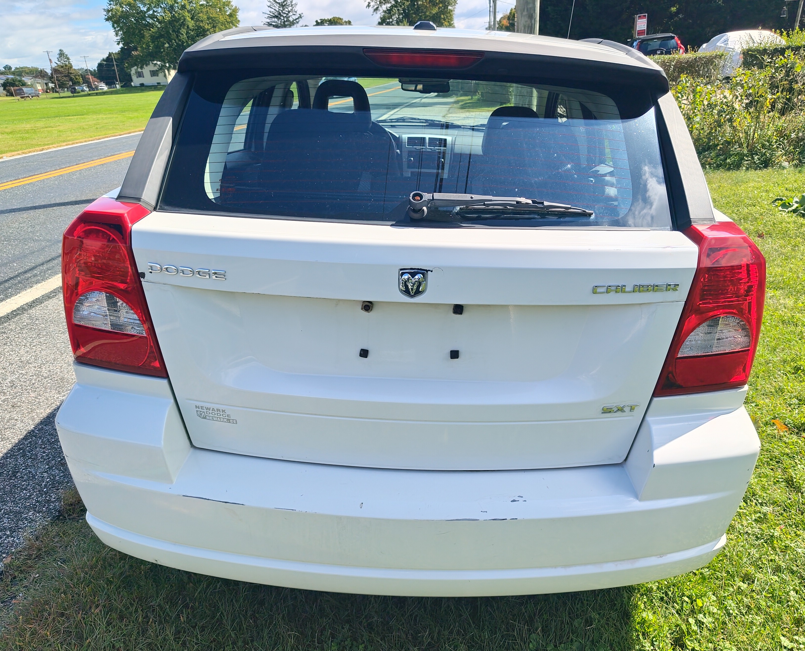 Used 2009 Dodge Caliber SXT w/ Driver Convenience Group FWD image 9