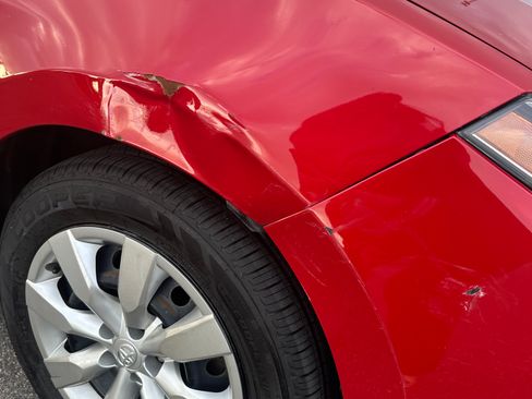 Used 2014 Toyota Corolla LE FWD image 9