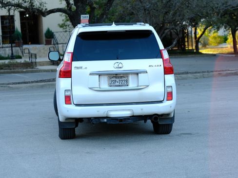 Used 2010 Lexus GX 460 image 6