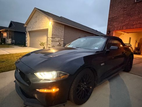 Used 2019 Ford Mustang GT Premium RWD image 13