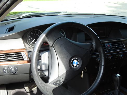 Used 2007 BMW 525i Sedan RWD image 9