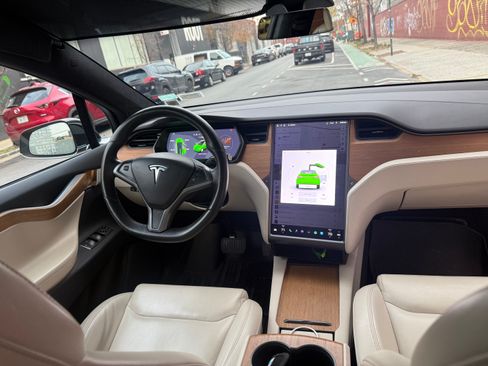 Used 2020 Tesla Model X Long Range image 14