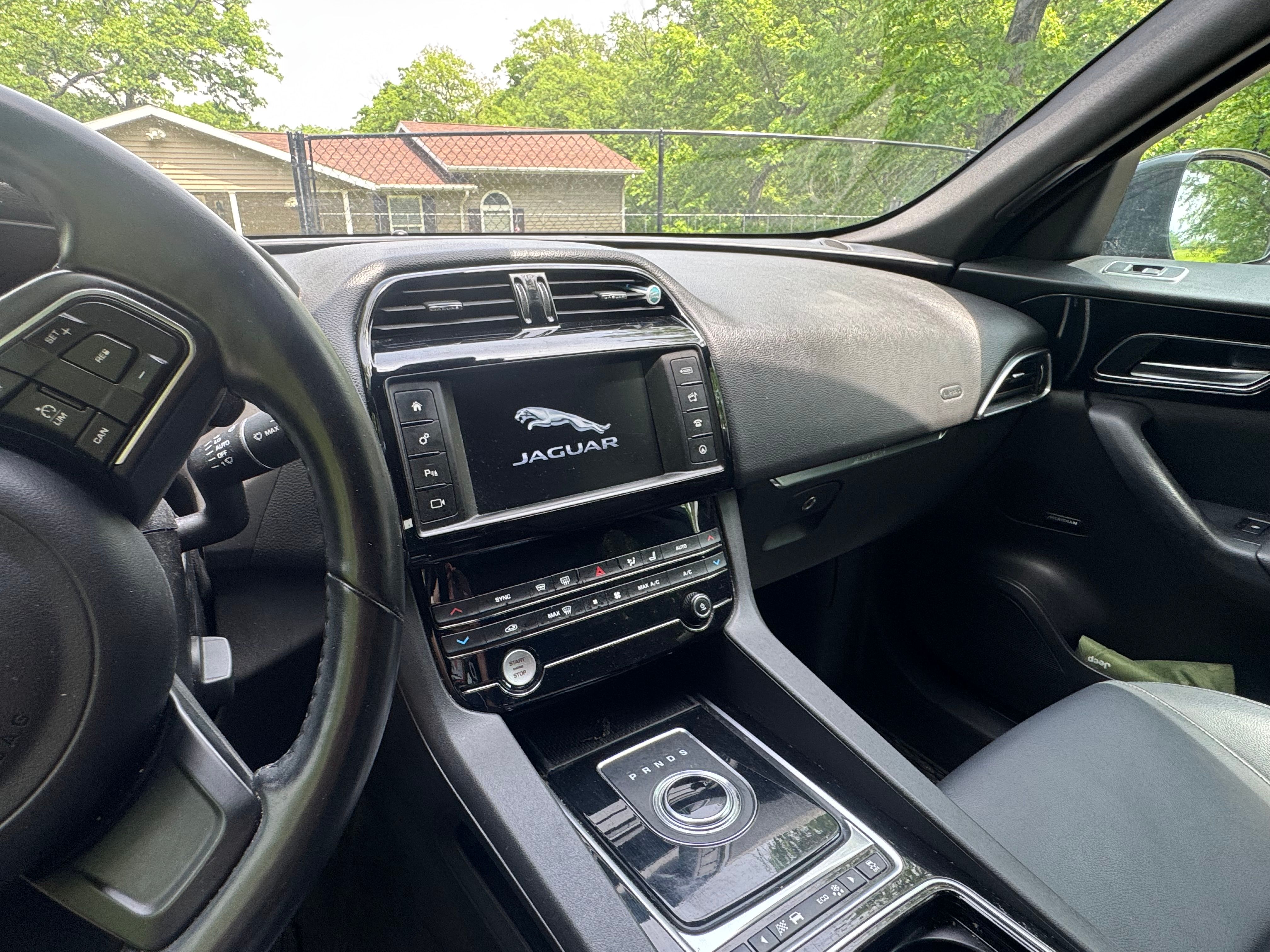 Used 2018 Jaguar F-PACE Premium AWD/4WD image 1
