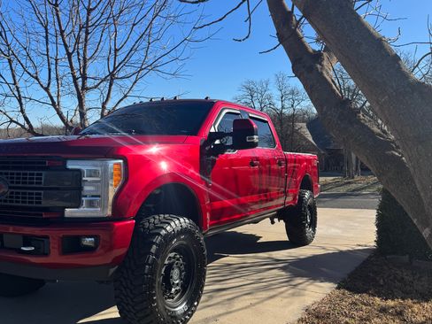 Used 2018 Ford F250 Platinum w/ Platinum Ultimate Package image 4