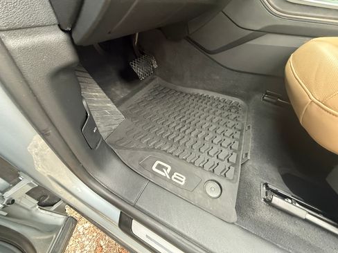 Used 2023 Audi Q8 Premium Plus w/ Premium Plus Package image 15