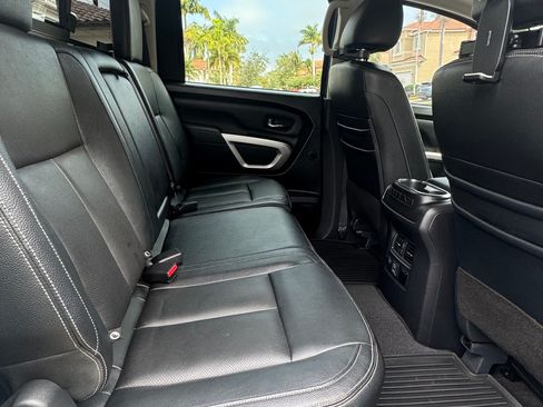 Used 2020 Nissan Titan SL w/ Moonroof Package AWD/4WD image 19