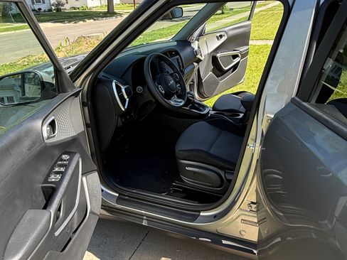 Used 2022 Kia Soul LX FWD image 17