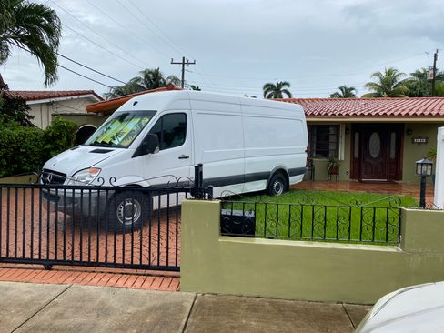 Used 2012 Mercedes-Benz Sprinter 2500 image 2