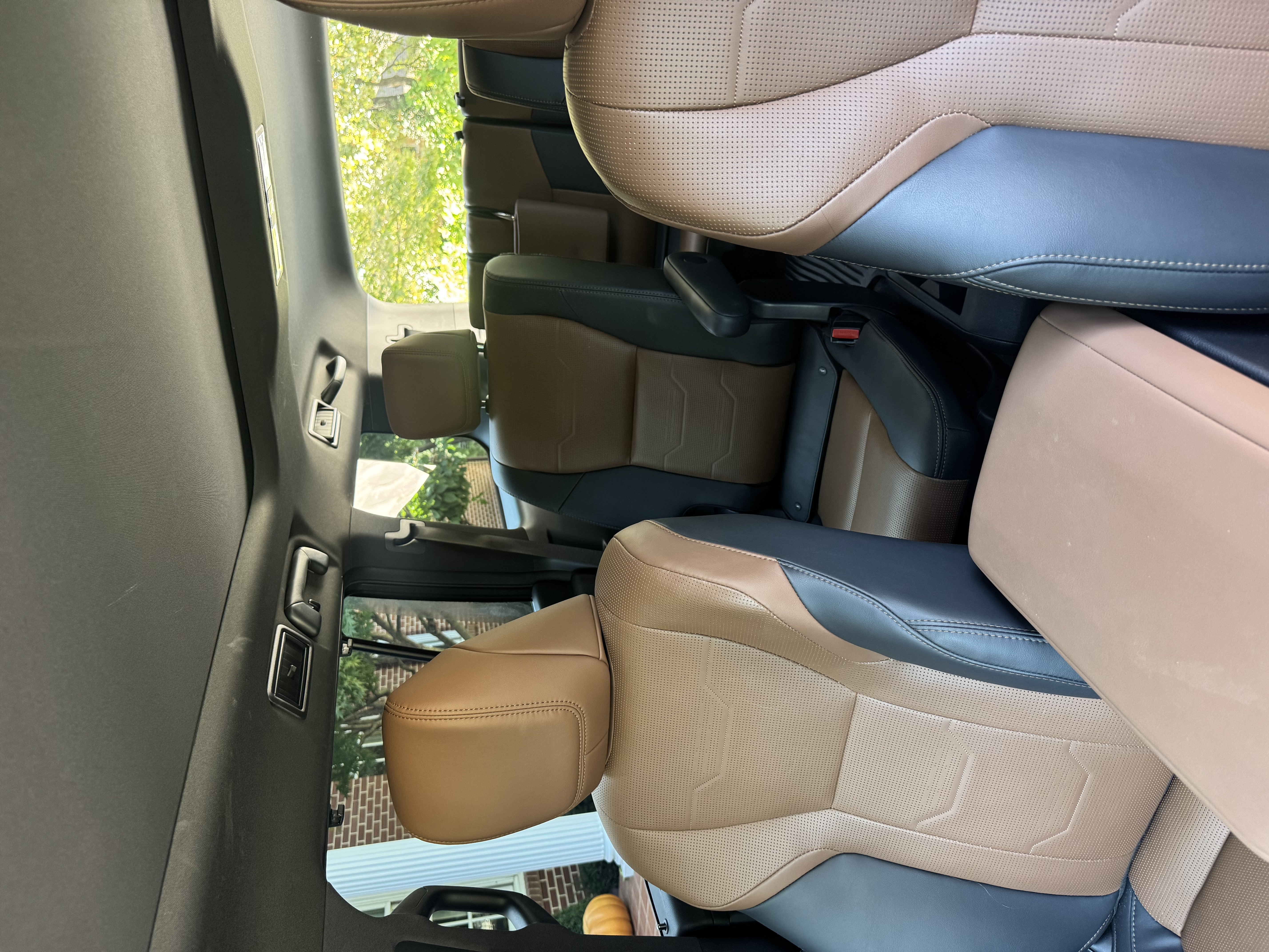 Used 2025 Lexus GX 550 w/ Accessory Package (2T) AWD/4WD image 5