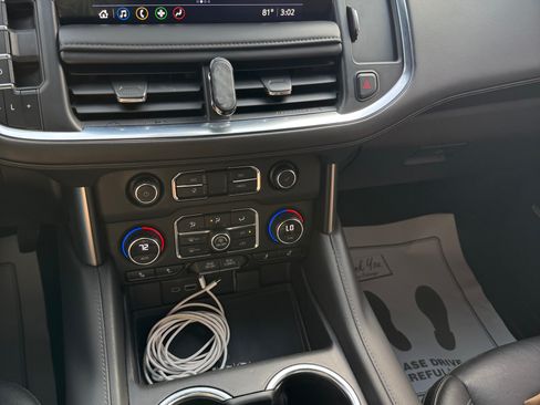 Used 2021 Chevrolet Tahoe Z71 image 13