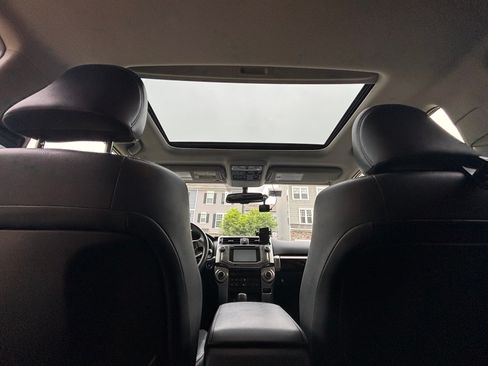 Used 2018 Toyota 4Runner Limited AWD/4WD image 10