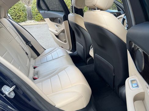 Used 2018 Mercedes-Benz C 300 4MATIC Sedan image 8
