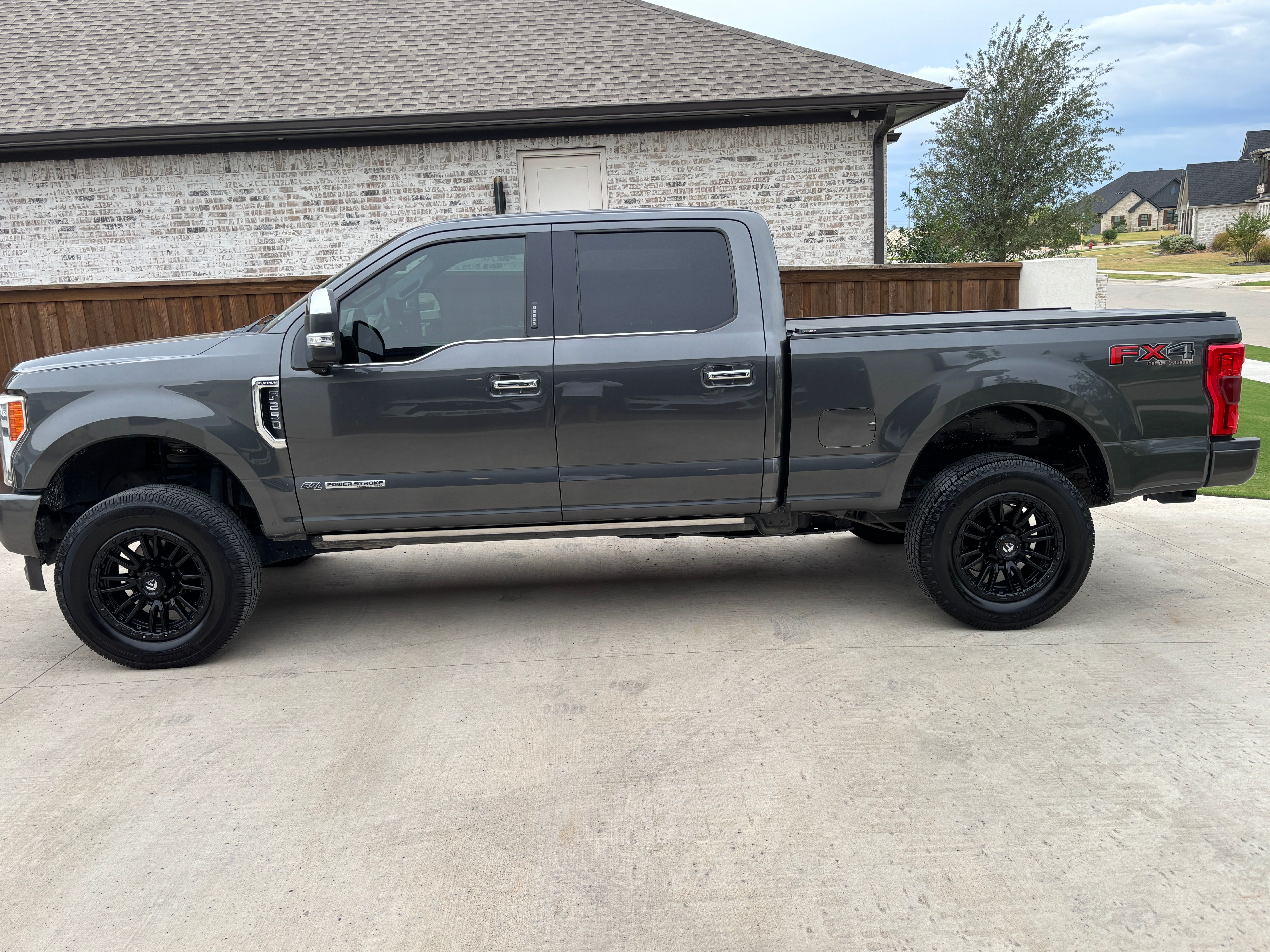 Used 2019 Ford F250 Platinum w/ Platinum Ultimate Package AWD/4WD image 1