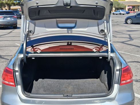 Used 2012 Volkswagen Passat 2.5 SE image 10