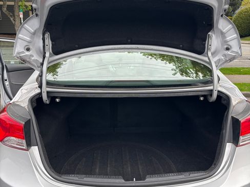 Used 2011 Hyundai Elantra Limited image 6