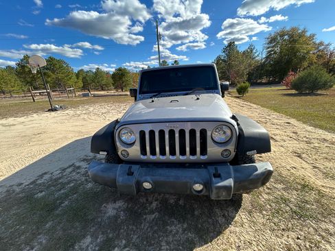 Used 2016 Jeep Wrangler Unlimited Sport image 8