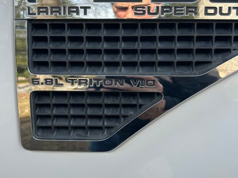 Used 2010 Ford F250 Lariat image 30