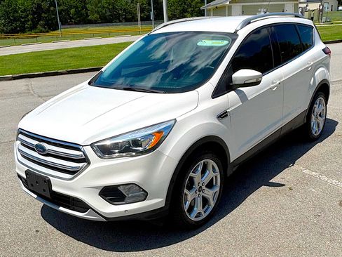 Used 2019 Ford Escape Titanium AWD/4WD image 9