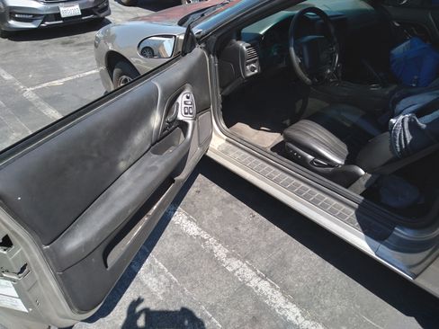 Used 2001 Chevrolet Camaro Z28 w/ Preferred Equipment Group 2 image 5