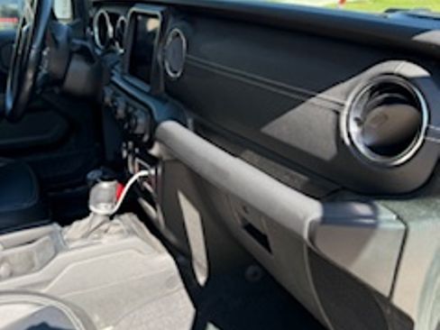 Used 2021 Jeep Wrangler Unlimited Sahara image 19