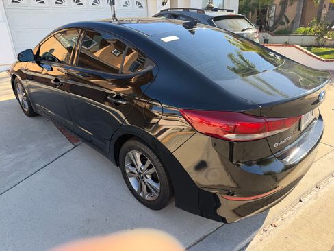 Used 2017 Hyundai Elantra SE image 5