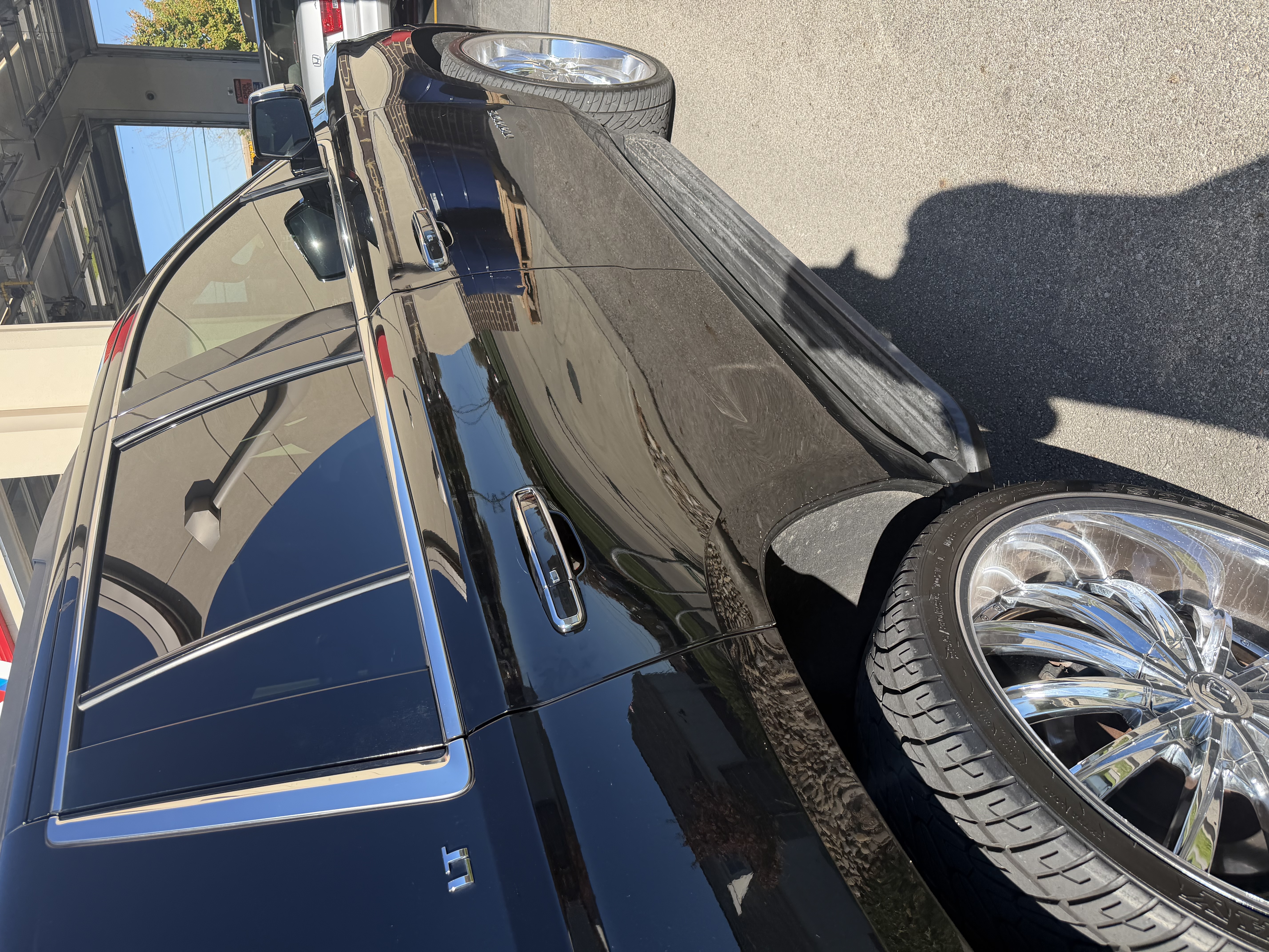 Used 2015 Chevrolet Tahoe LT AWD/4WD image 31