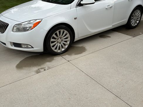 Used 2011 Buick Regal CXL FWD image 1
