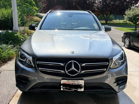 Used 2019 Mercedes-Benz GLC 300 4MATIC image 4