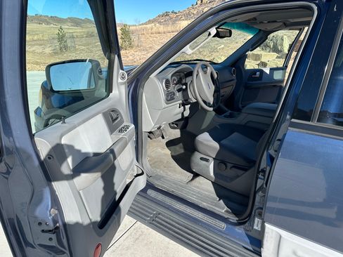 Used 2004 Ford Expedition XLT image 15