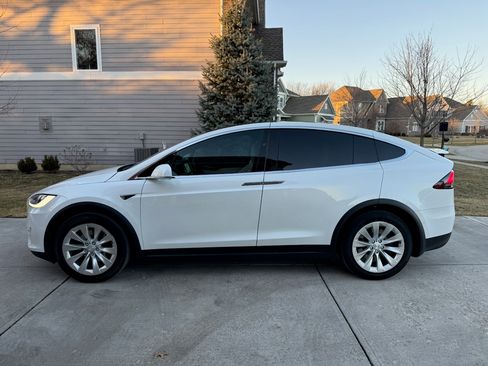 Used 2017 Tesla Model X 75D image 5