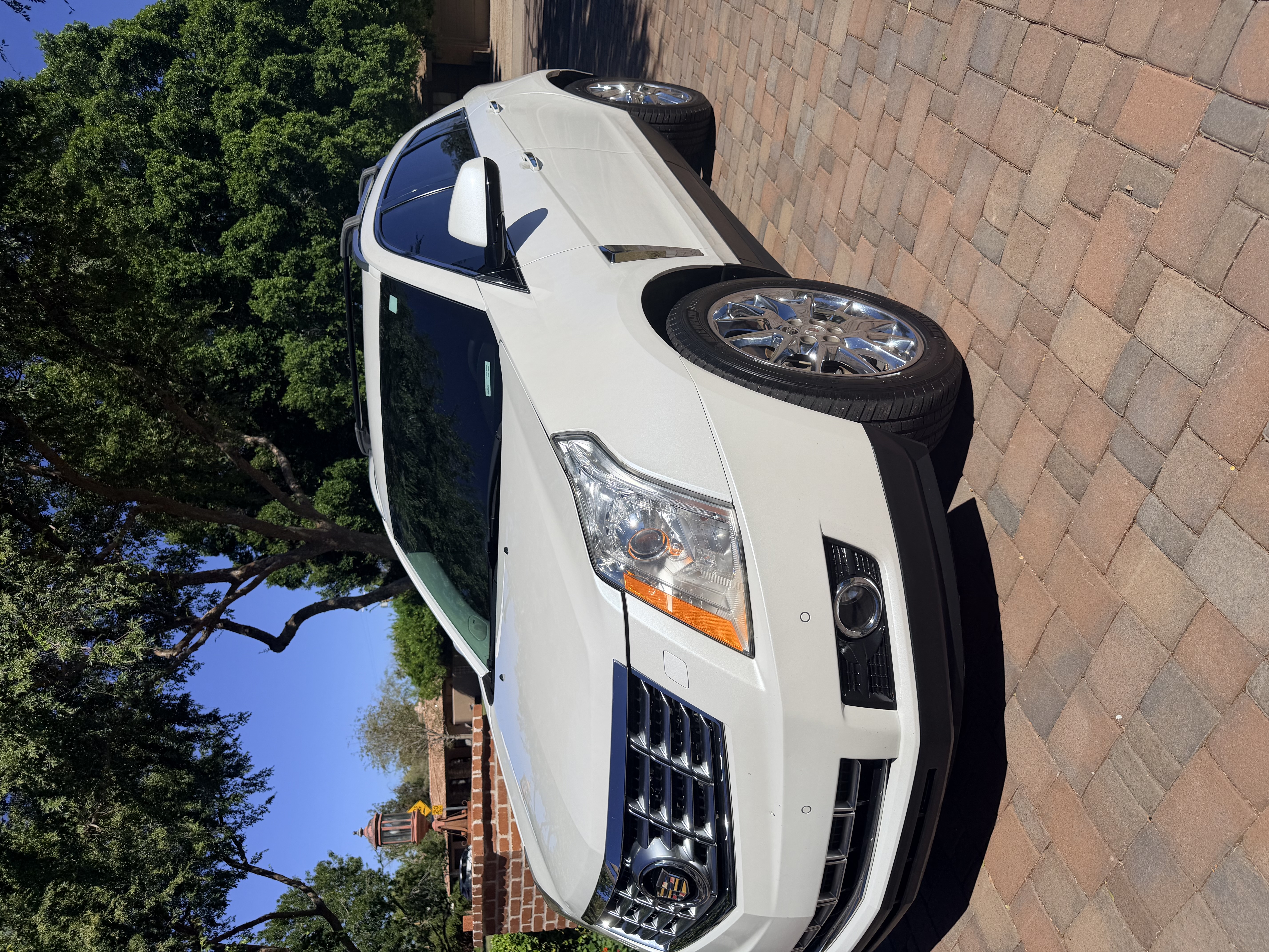 Used 2013 Cadillac SRX Performance w/ Driver Awareness Package AWD/4WD image 2