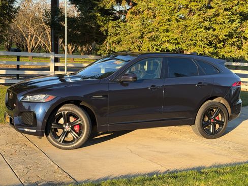 Used 2017 Jaguar F-PACE S image 1