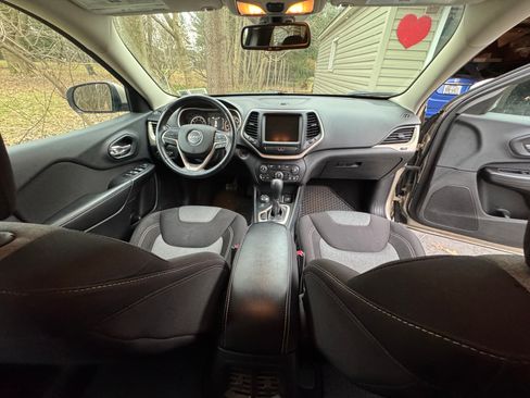 Used 2014 Jeep Cherokee Latitude w/ Cold Weather Group image 14