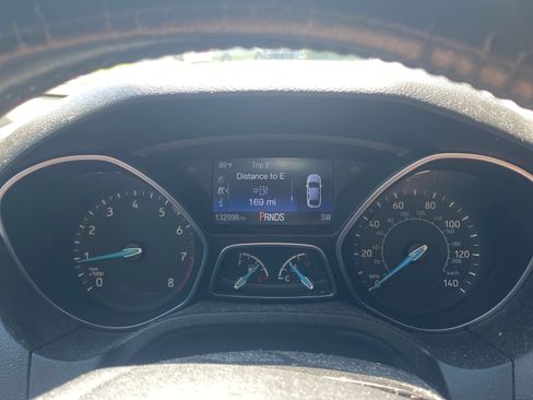 Used 2016 Ford Focus SE w/ Equipment Group 201A FWD image 6