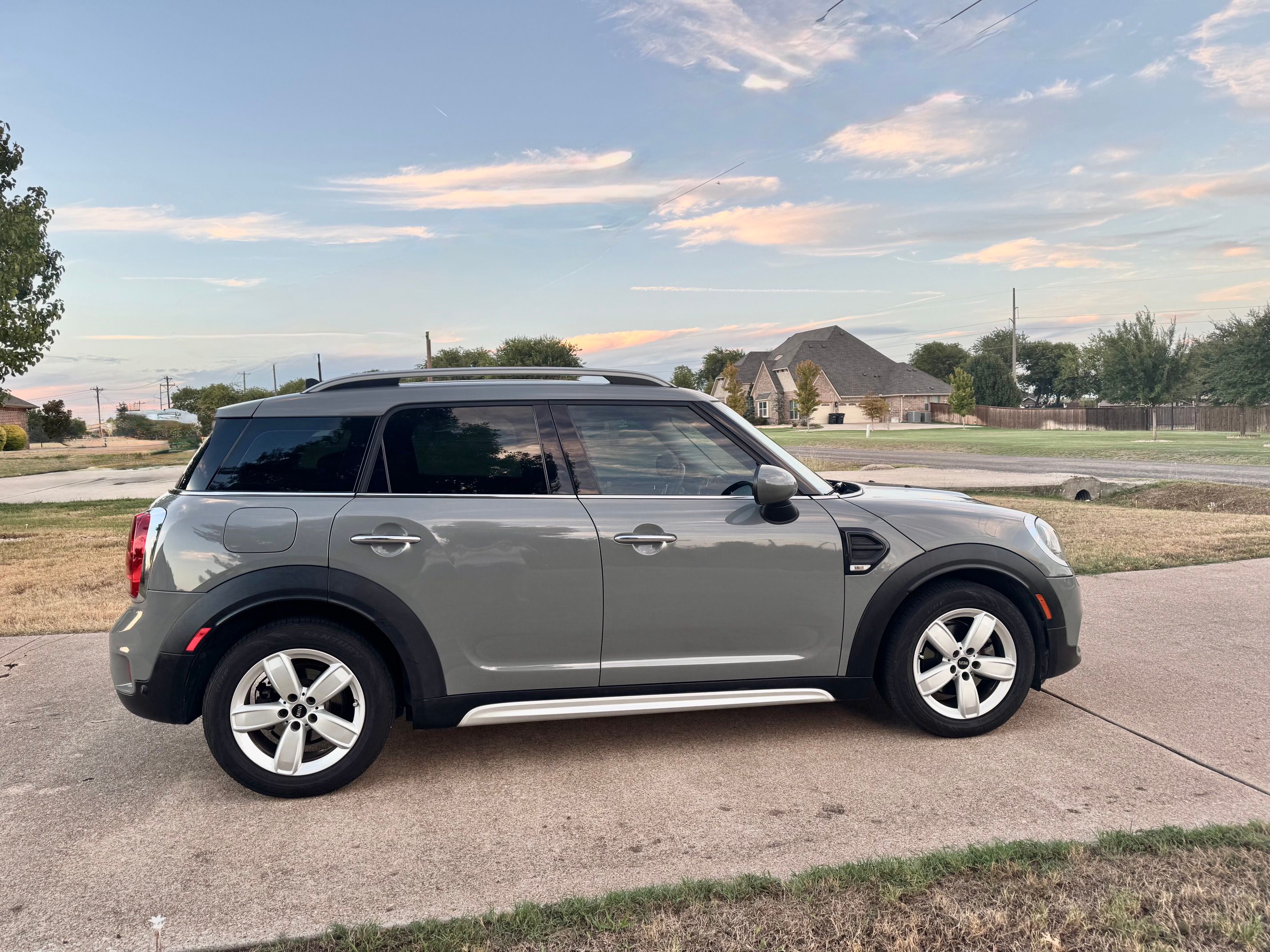 Used 2019 MINI Cooper Countryman FWD image 2