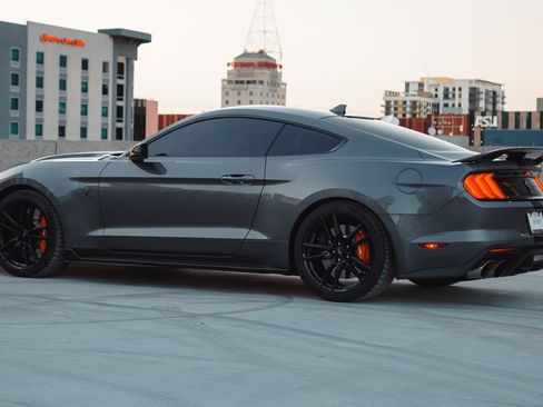 Used 2021 Ford Mustang Shelby GT500 w/ Technology Package image 5