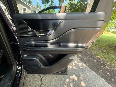 Used 2020 Lincoln Corsair AWD w/ Premium Package image 15