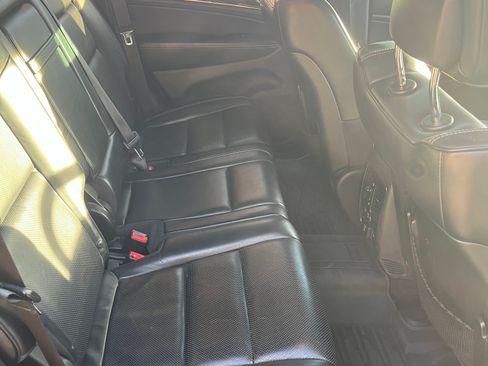 Used 2017 Jeep Grand Cherokee Overland w/ Jeep Active Safety Group image 15