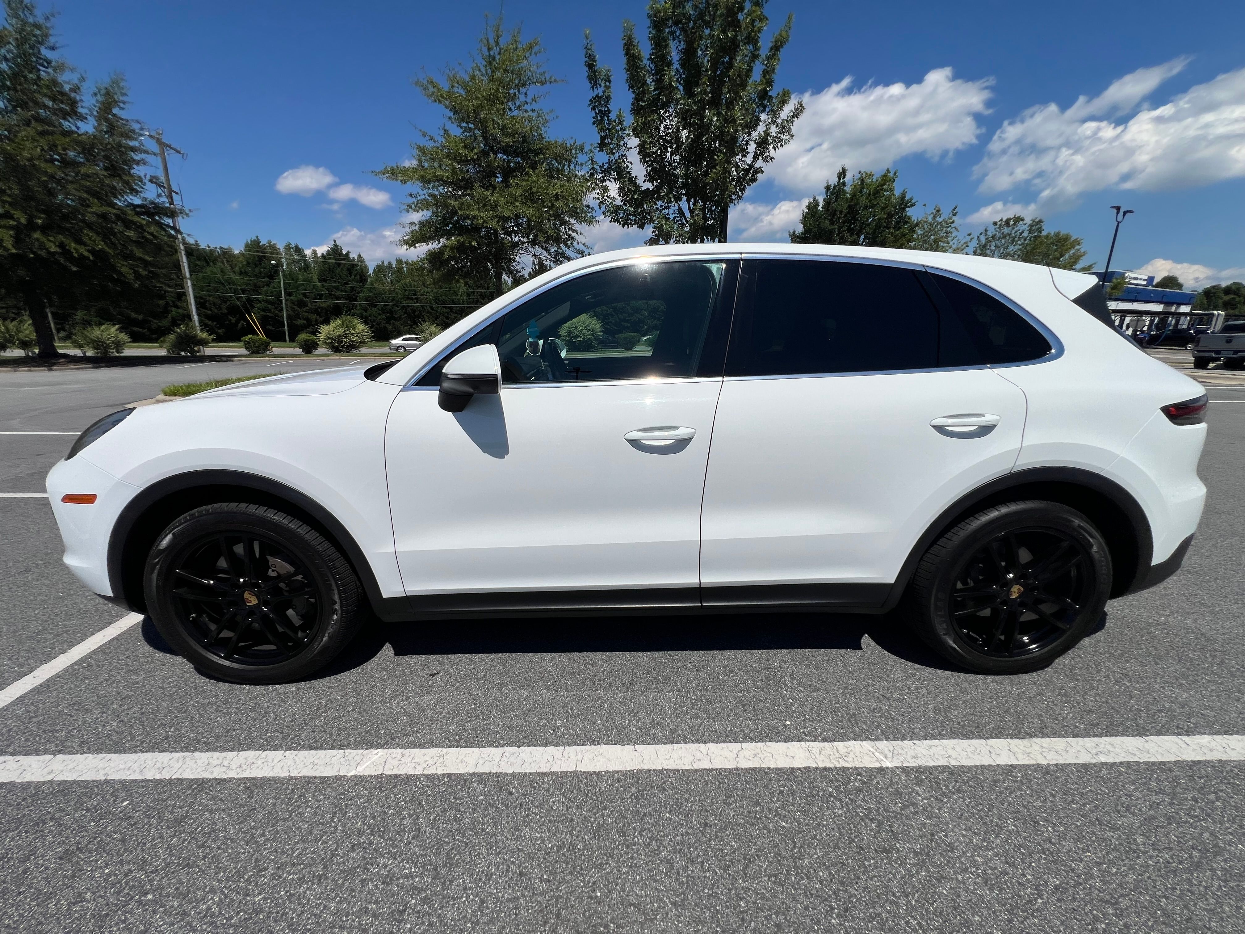 Used 2020 Porsche Cayenne S AWD/4WD image 1